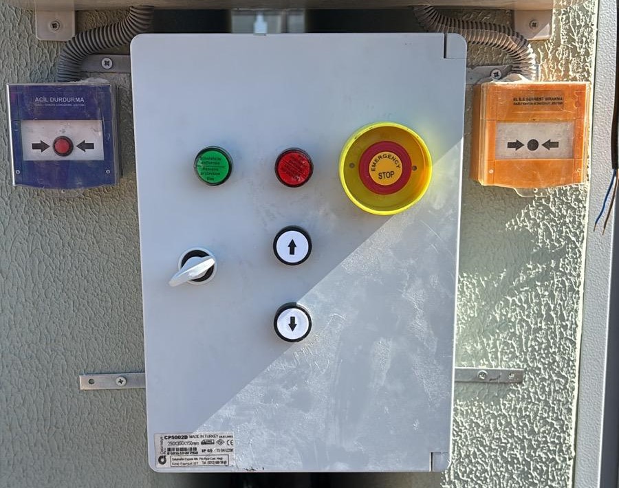 iZMiR KATiP ÇELEBi ÜNÜVERSiTESi TRAFO ODALARI YANGIN PERDESI