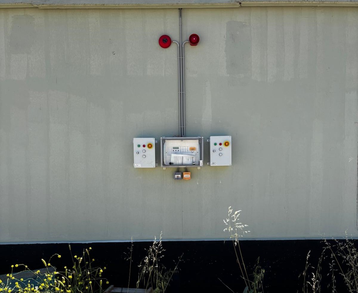 iZMiR KATiP ÇELEBi ÜNÜVERSiTESi TRAFO ODALARI YANGIN PERDESI